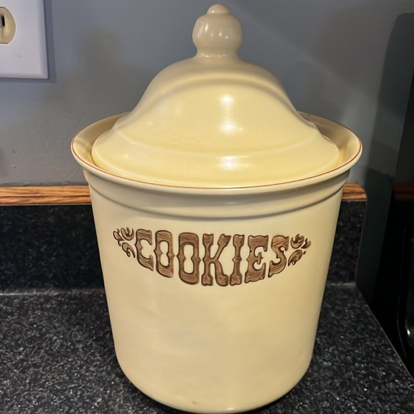 Vintage Pfaltzgraff canister - Picture 2 of 6